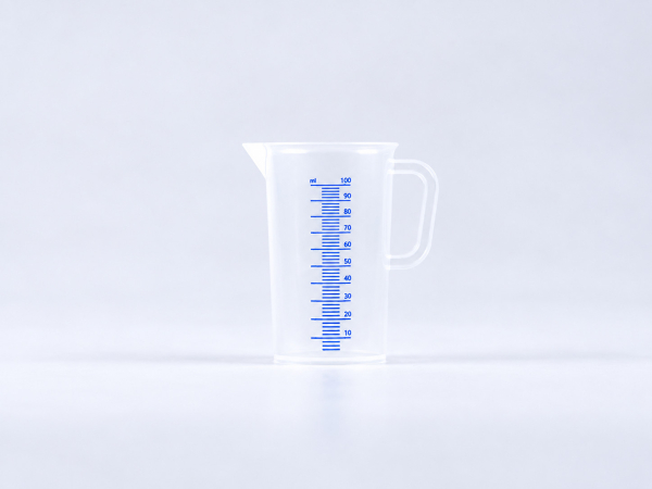 messbecher-kosmetik-abfuellen